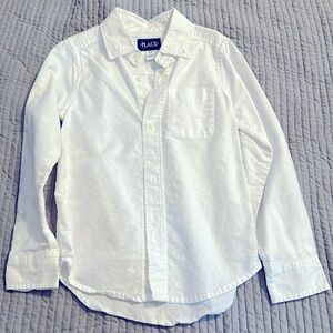 Children’s Place boys button down dress shirt. Size 5/6